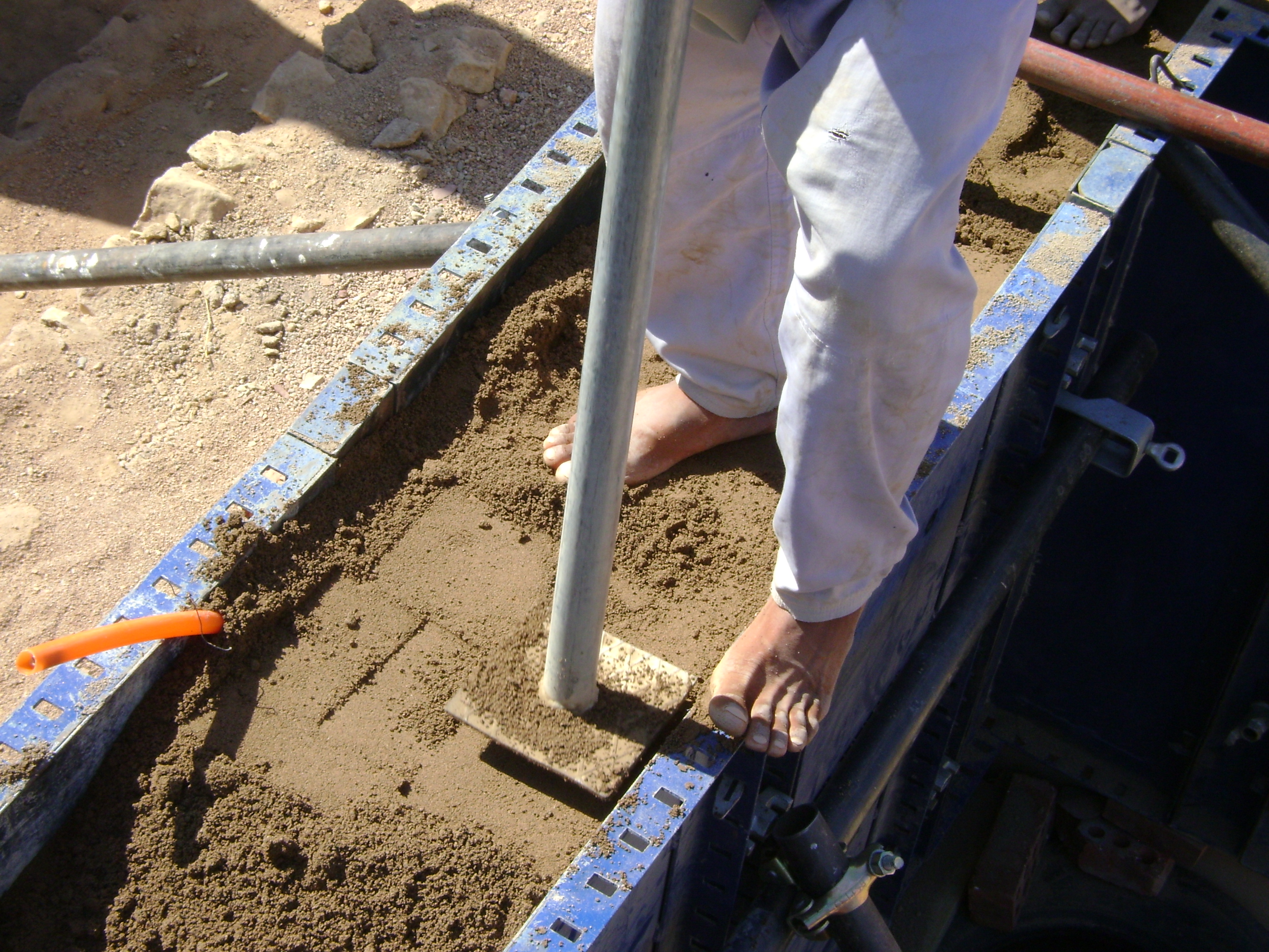 RAMMED EARTH TECHNIQUE example